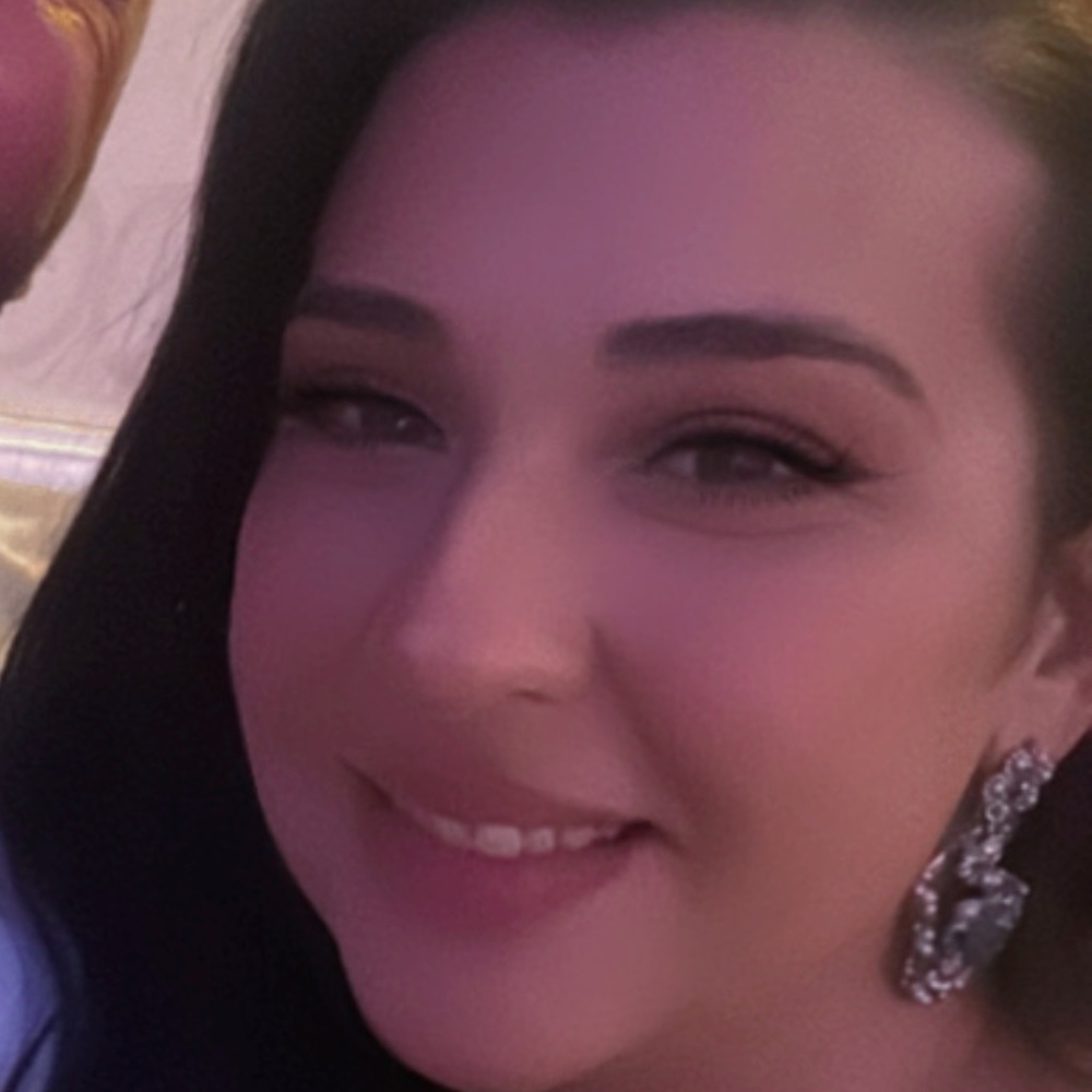 Meet your Posher, Daniela